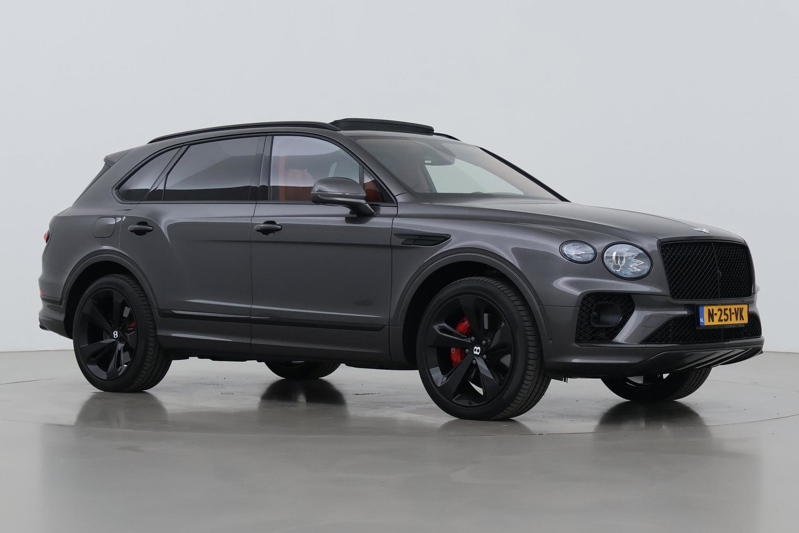 Bentley Bentayga 4.0 V8 | NL-Auto | 22 Inch | Luchtvering | Head-Up | Panoramadak | 360° Camera