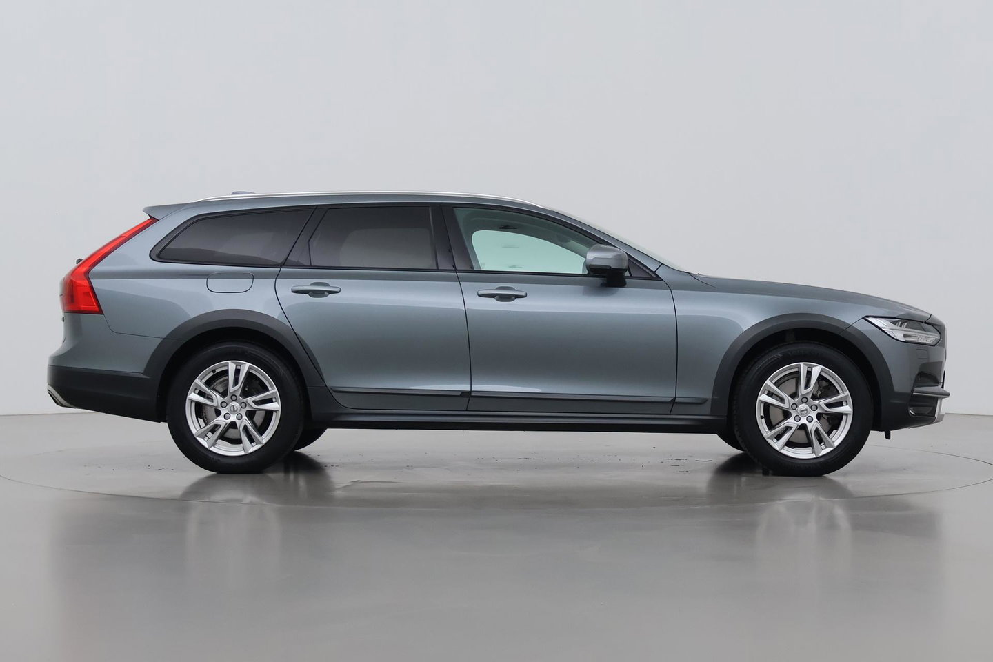 Volvo V90 Cross Country 2.0 T5 Pro | ACC | 360° Camera | Trekhaak | Stoelverwarming | Keyless | BLIS