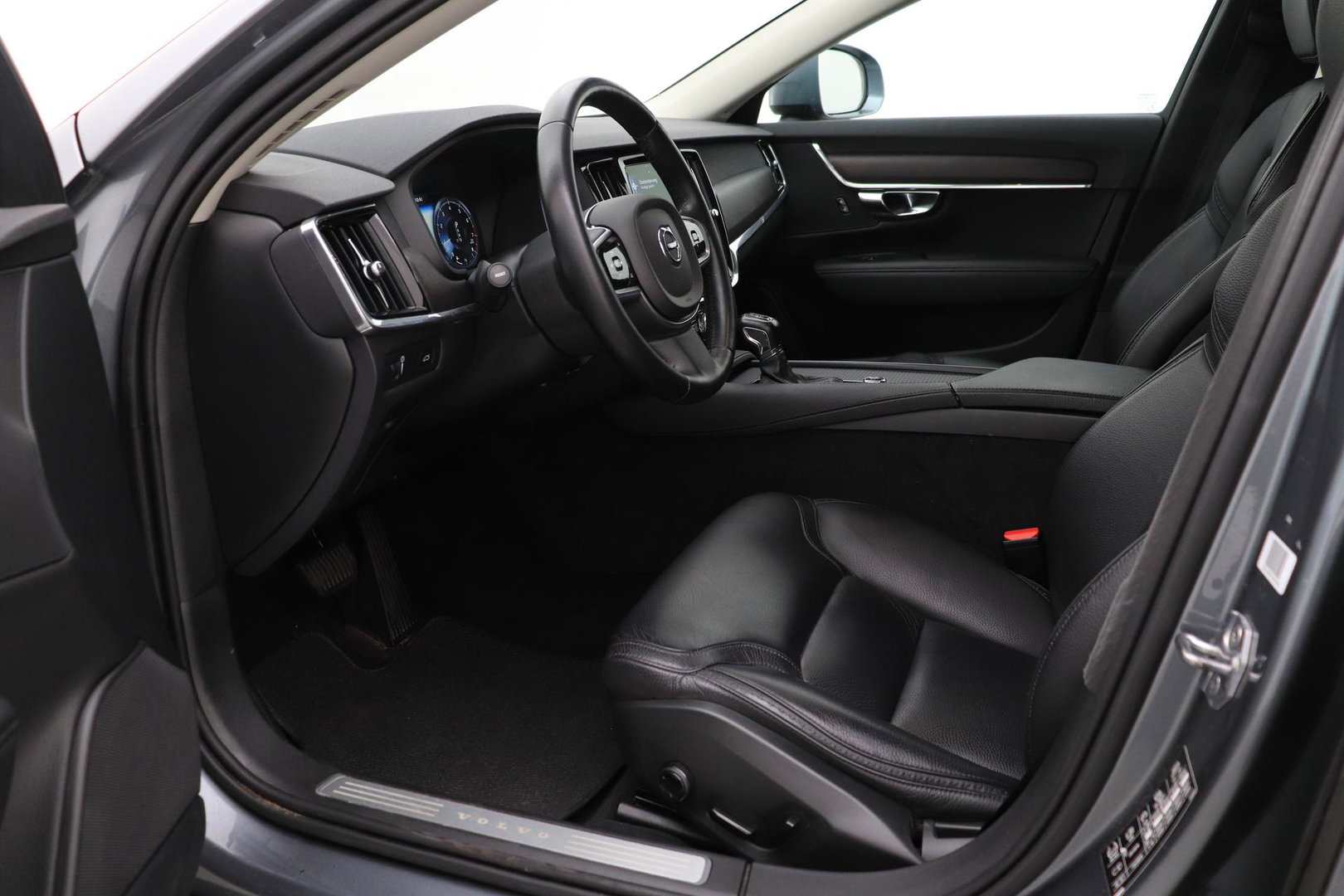 Volvo V90 Cross Country 2.0 T5 Pro | ACC | 360° Camera | Trekhaak | Stoelverwarming | Keyless | BLIS