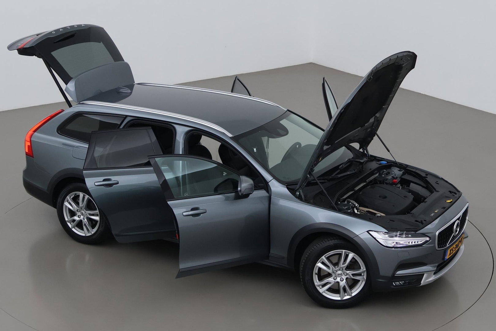 Volvo V90 Cross Country 2.0 T5 Pro | ACC | 360° Camera | Trekhaak | Stoelverwarming | Keyless | BLIS