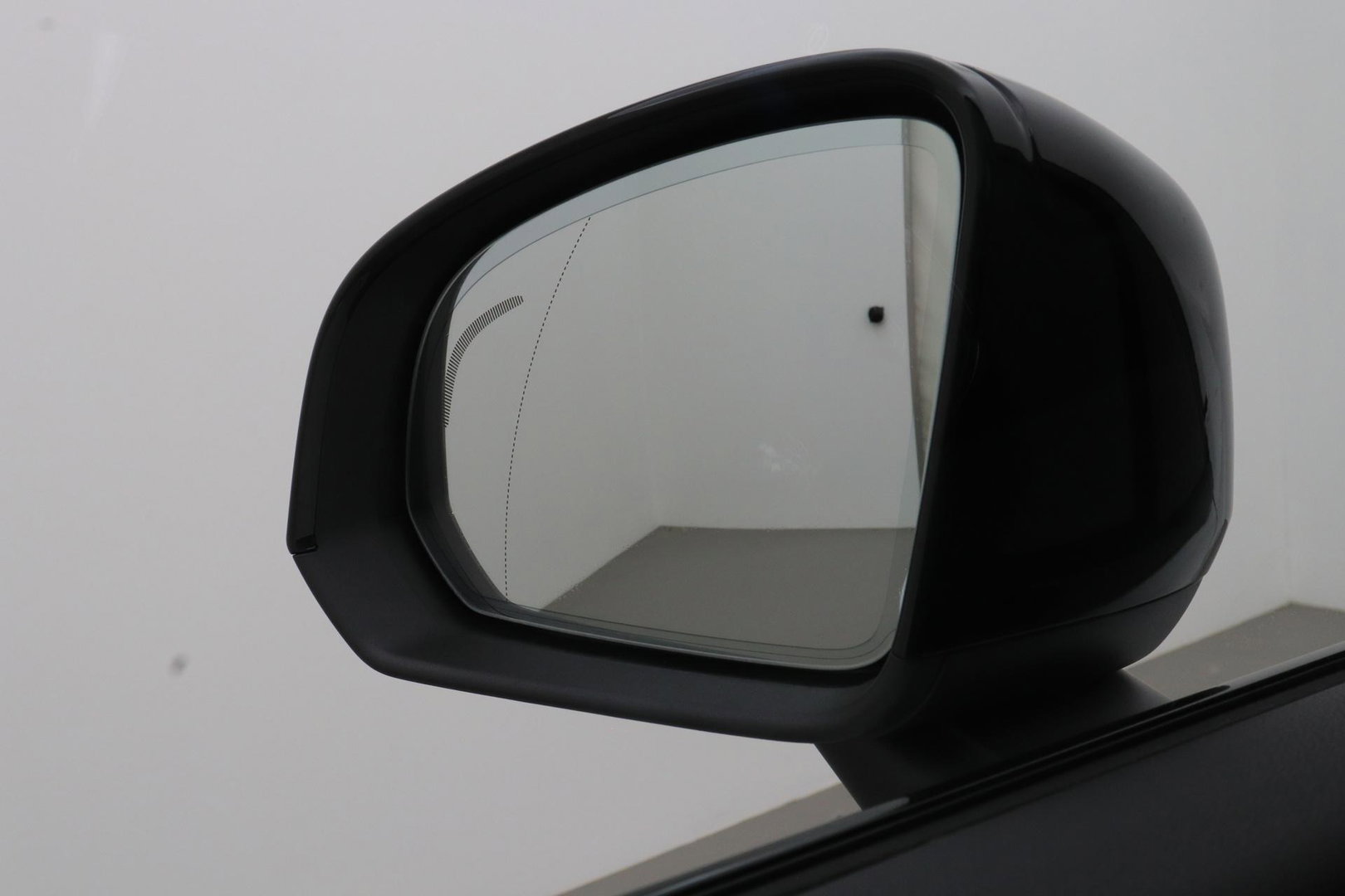 Volvo EX40 Extended Range Plus Black Edition 82 kWh | ACC | Harman/Kardon | 360° Camera | Stoel+Stuurverwarming | BLIS | 20 Inch