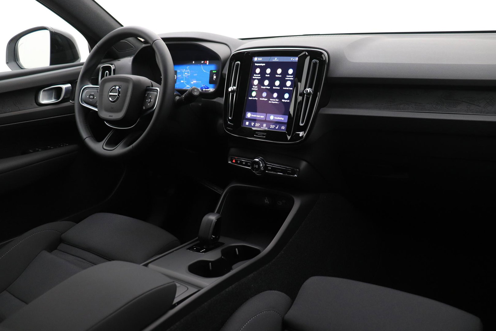 Volvo EX40 Extended Range Plus Black Edition 82 kWh | ACC | Harman/Kardon | 360° Camera | Stoel+Stuurverwarming | BLIS | 20 Inch