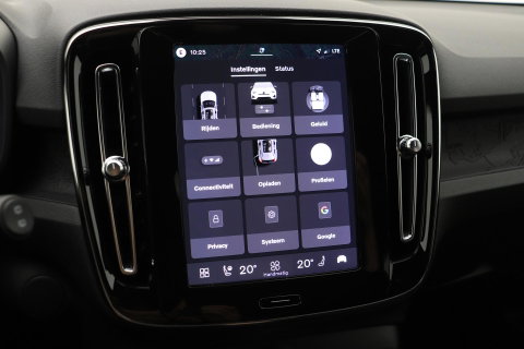 Volvo EX40 Extended Range Plus Black Edition 82 kWh | ACC | Harman/Kardon | 360° Camera | Stoel+Stuurverwarming | BLIS | 20 Inch