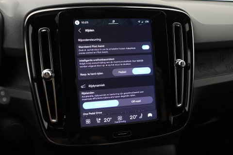 Volvo EX40 Extended Range Plus Black Edition 82 kWh | ACC | Harman/Kardon | 360° Camera | Stoel+Stuurverwarming | BLIS | 20 Inch