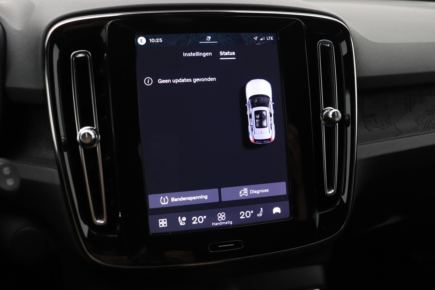Volvo EX40 Extended Range Plus Black Edition 82 kWh | ACC | Harman/Kardon | 360° Camera | Stoel+Stuurverwarming | BLIS | 20 Inch