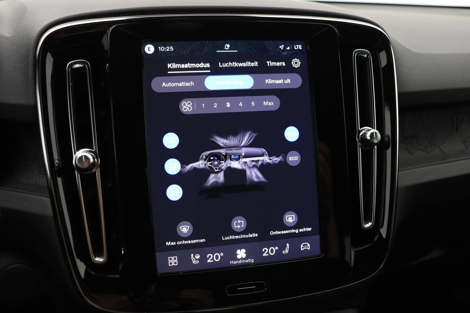 Volvo EX40 Extended Range Plus Black Edition 82 kWh | ACC | Harman/Kardon | 360° Camera | Stoel+Stuurverwarming | BLIS | 20 Inch