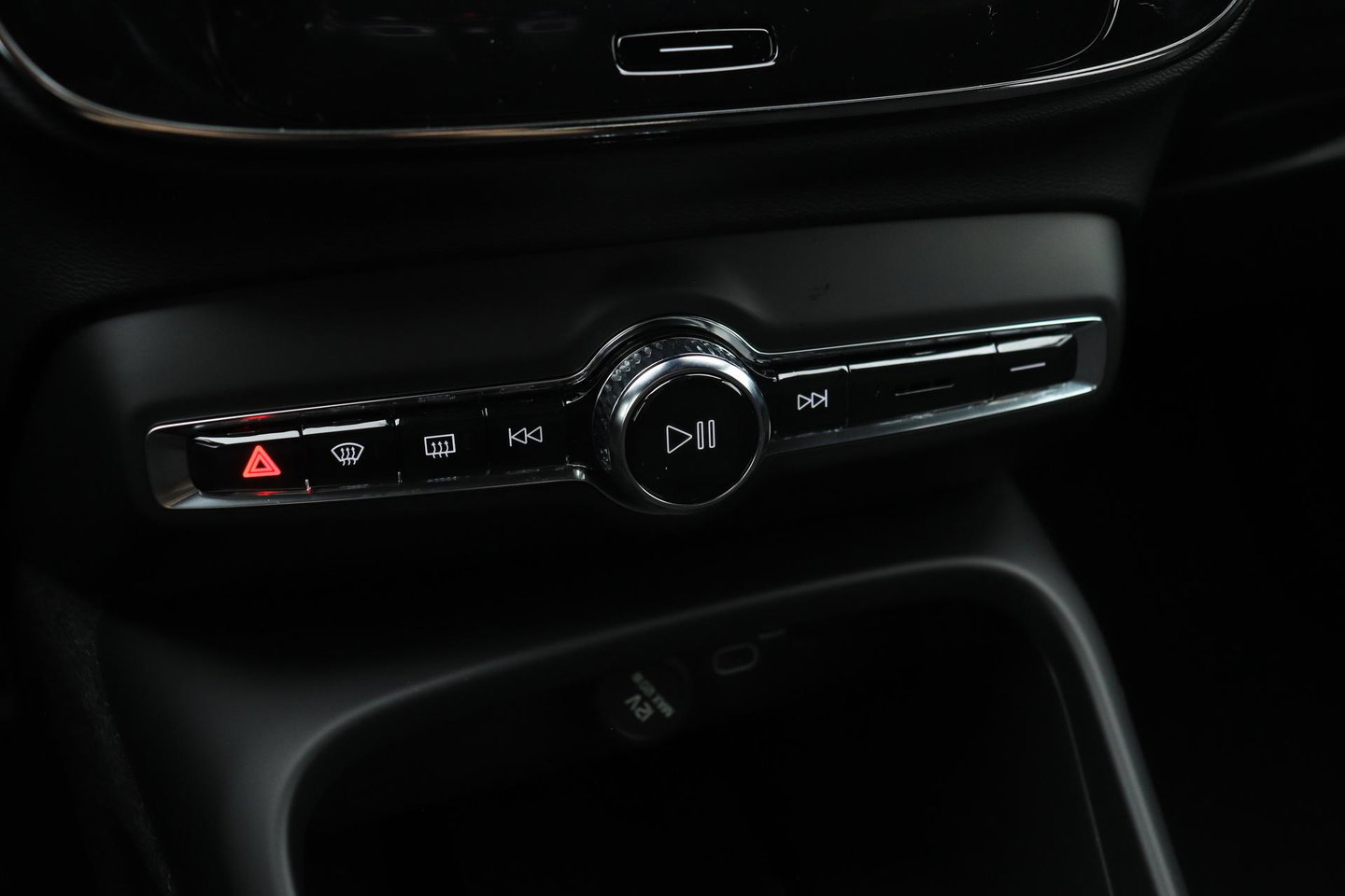 Volvo EX40 Extended Range Plus Black Edition 82 kWh | ACC | Harman/Kardon | 360° Camera | Stoel+Stuurverwarming | BLIS | 20 Inch