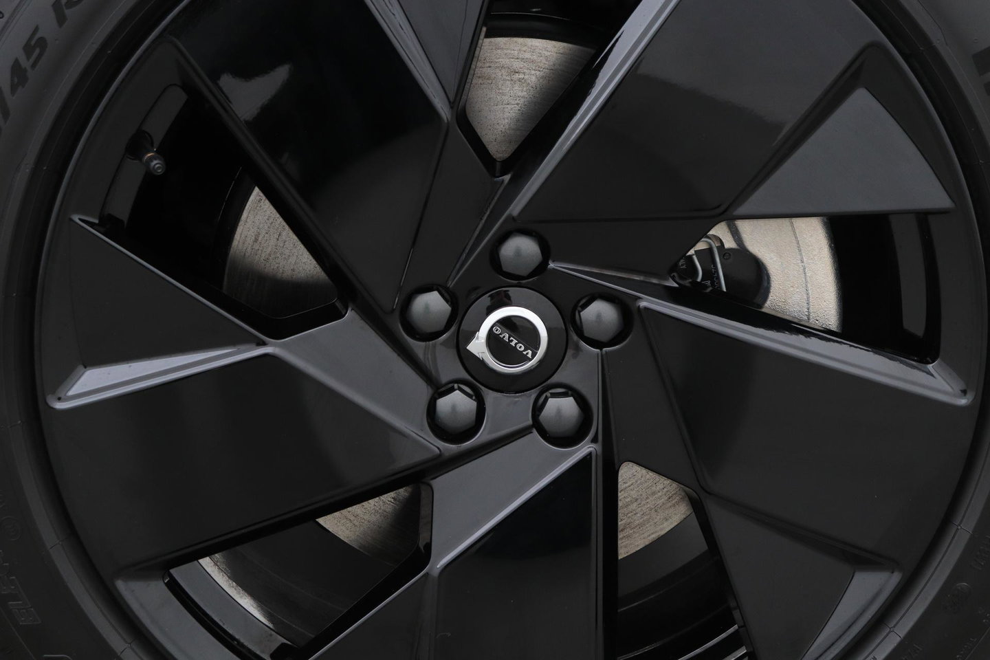 Volvo EX40 Extended Range Plus Black Edition 82 kWh | ACC | Harman/Kardon | 360° Camera | Stoel+Stuurverwarming | BLIS | 20 Inch