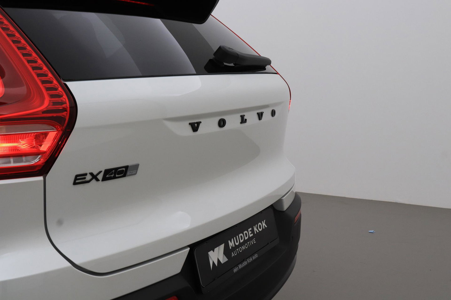 Volvo EX40 Extended Range Plus Black Edition 82 kWh | ACC | Harman/Kardon | 360° Camera | Stoel+Stuurverwarming | BLIS | 20 Inch