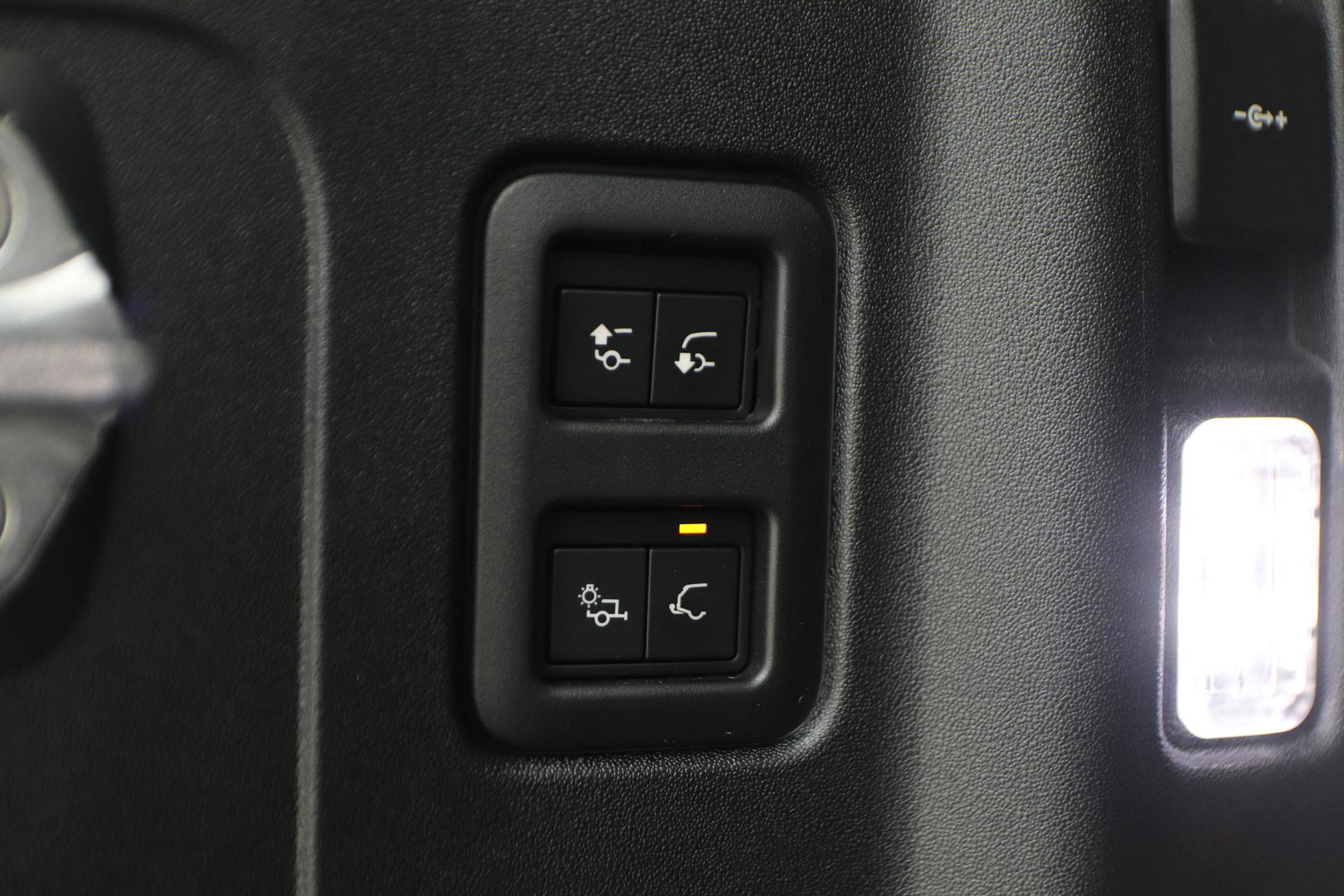 Land Rover Defender 2.0 P300e 110 X-Dynamic SE | FACELIFT | ACC | Panoramadak | ClearSight | Stoel+Stuurverwarming | Trekhaak