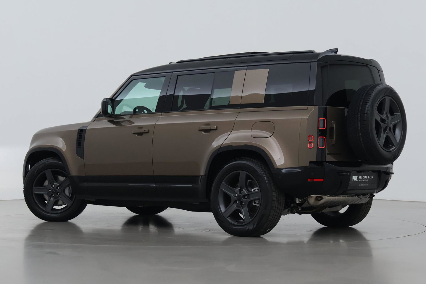 Land Rover Defender 2.0 P300e 110 X-Dynamic SE | FACELIFT | ACC | Panoramadak | ClearSight | Stoel+Stuurverwarming | Trekhaak