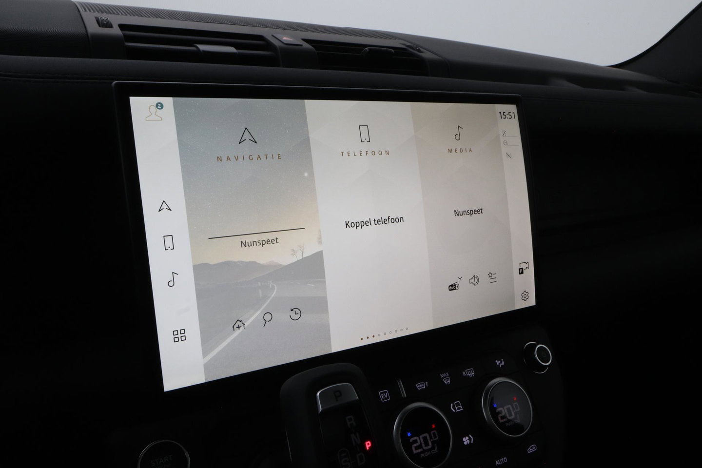 Land Rover Defender 2.0 P300e 110 X-Dynamic SE | FACELIFT | ACC | Panoramadak | ClearSight | Stoel+Stuurverwarming | Trekhaak