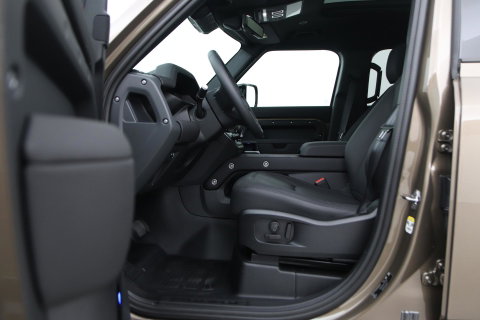 Land Rover Defender 2.0 P300e 110 X-Dynamic SE | FACELIFT | ACC | Panoramadak | ClearSight | Stoel+Stuurverwarming | Trekhaak