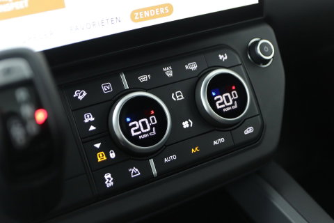 Land Rover Defender 2.0 P300e 110 X-Dynamic SE | FACELIFT | ACC | Panoramadak | ClearSight | Stoel+Stuurverwarming | Trekhaak
