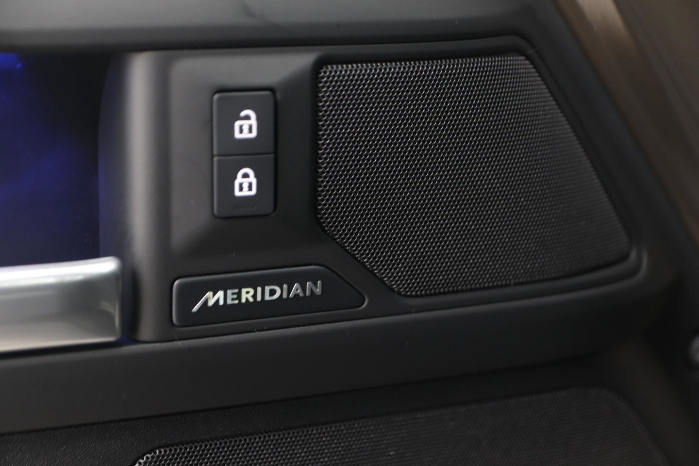 Land Rover Defender 2.0 P300e 110 X-Dynamic SE | FACELIFT | ACC | Panoramadak | ClearSight | Stoel+Stuurverwarming | Trekhaak