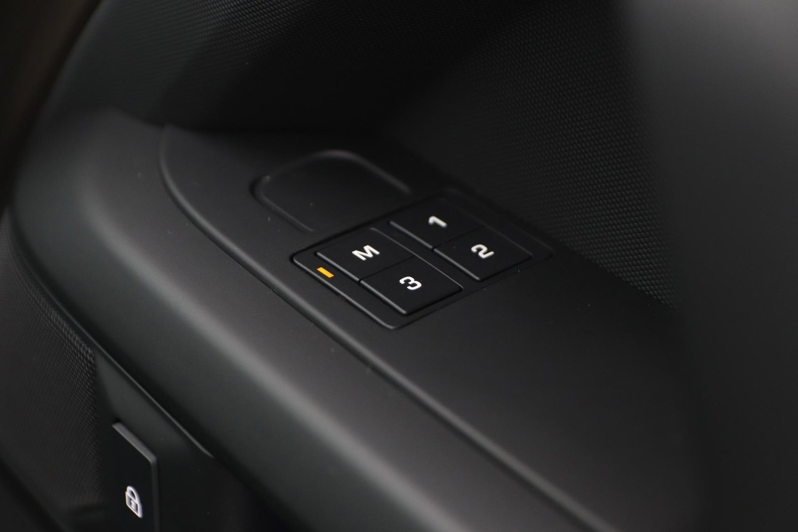 Land Rover Defender 2.0 P300e 110 X-Dynamic SE | FACELIFT | ACC | Panoramadak | ClearSight | Stoel+Stuurverwarming | Trekhaak