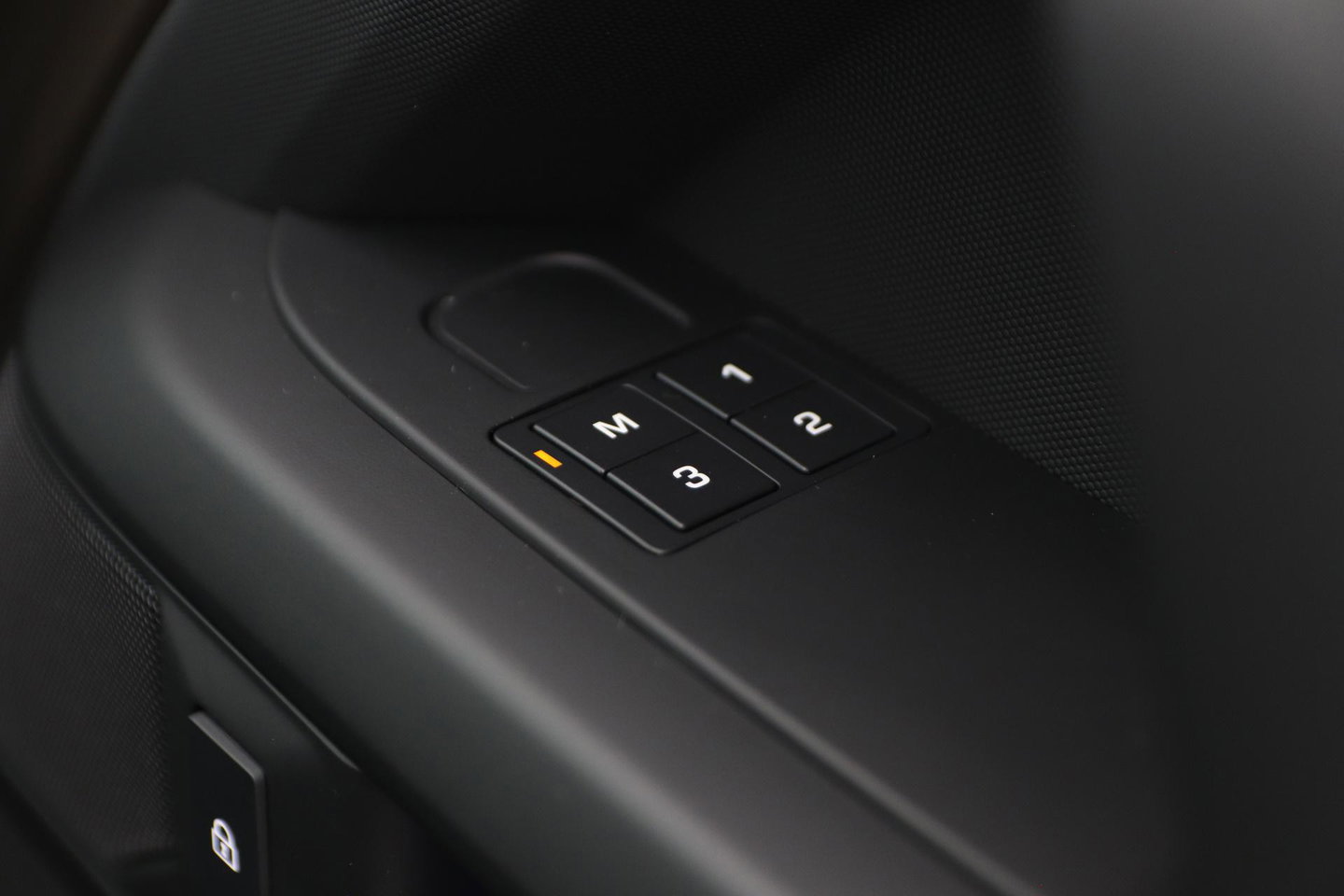 Land Rover Defender 2.0 P300e 110 X-Dynamic SE | FACELIFT | ACC | Panoramadak | ClearSight | Stoel+Stuurverwarming | Trekhaak