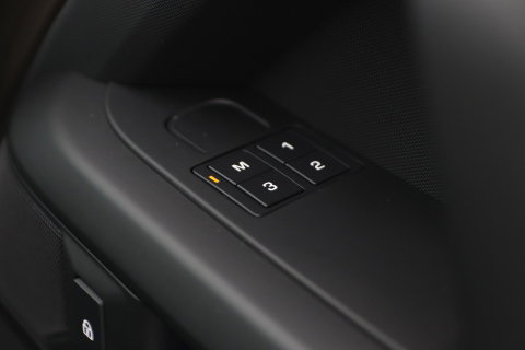 Land Rover Defender 2.0 P300e 110 X-Dynamic SE | FACELIFT | ACC | Panoramadak | ClearSight | Stoel+Stuurverwarming | Trekhaak