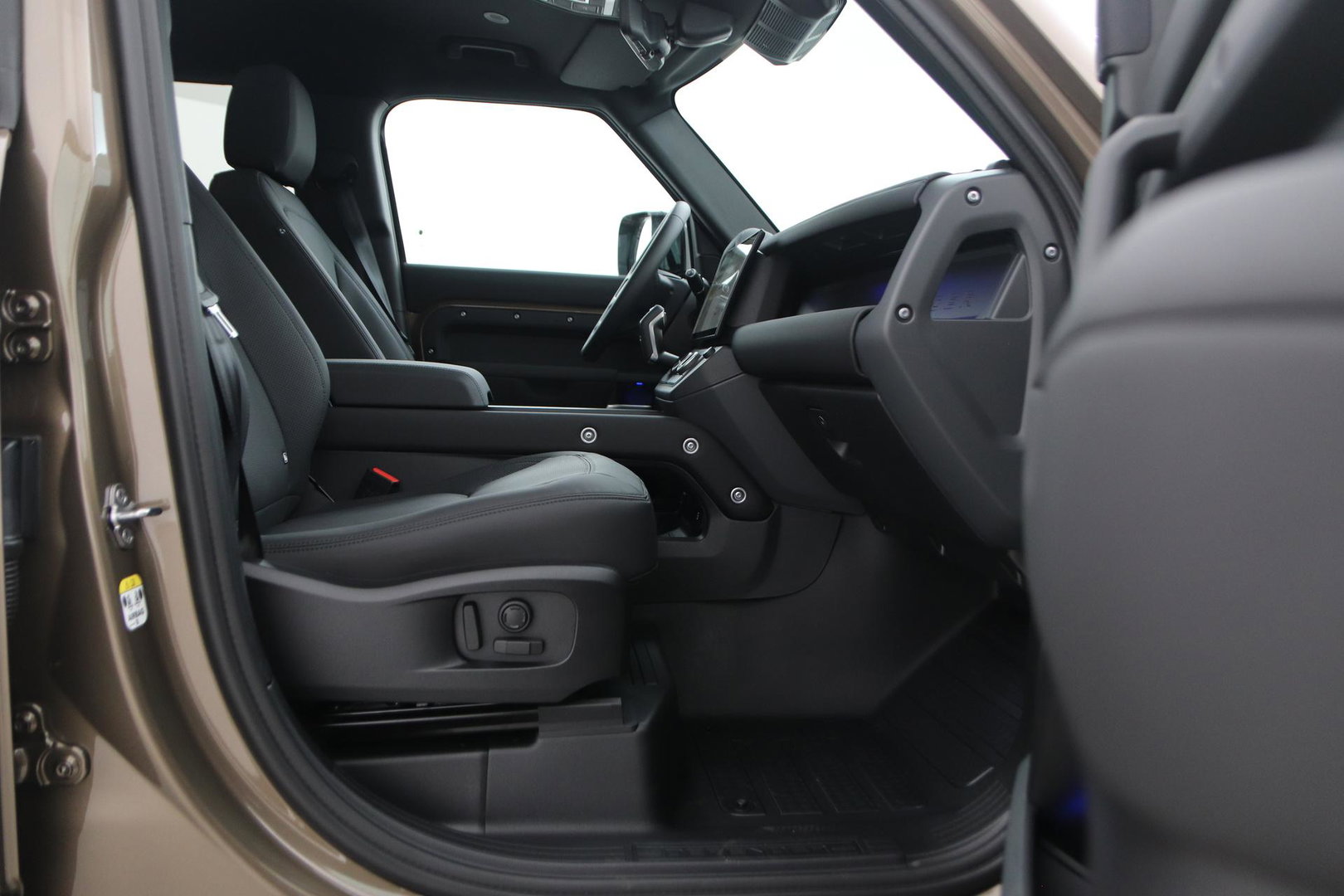Land Rover Defender 2.0 P300e 110 X-Dynamic SE | FACELIFT | ACC | Panoramadak | ClearSight | Stoel+Stuurverwarming | Trekhaak