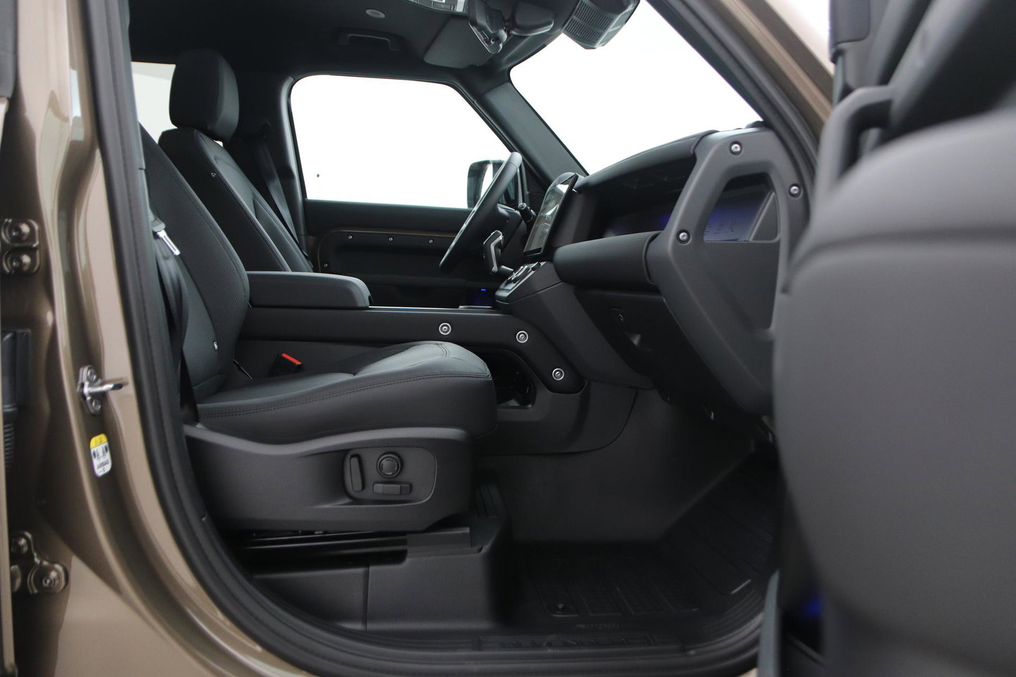 Land Rover Defender 2.0 P300e 110 X-Dynamic SE | FACELIFT | ACC | Panoramadak | ClearSight | Stoel+Stuurverwarming | Trekhaak