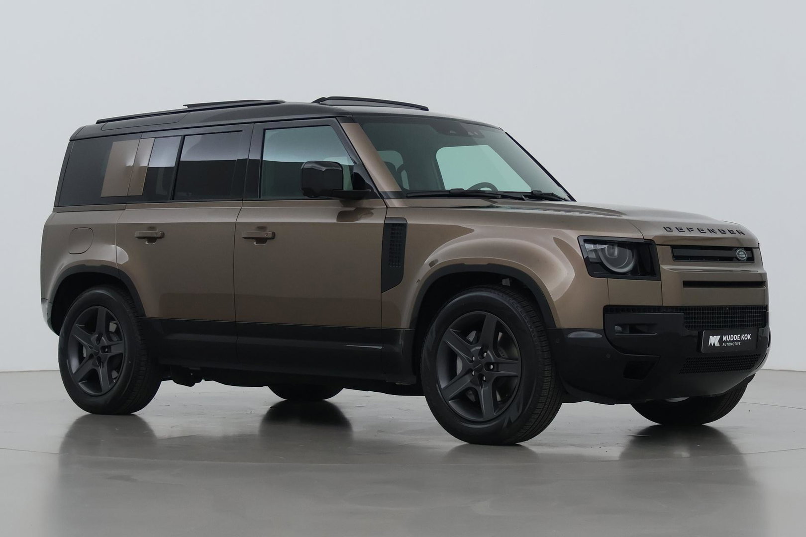 Land Rover Defender 2.0 P300e 110 X-Dynamic SE | FACELIFT | ACC | Panoramadak | ClearSight | Stoel+Stuurverwarming | Trekhaak