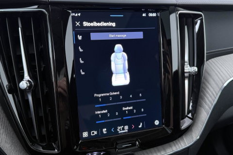 Volvo XC60 T8 Plug-in hybrid Ultra Dark | ACC | Luchtvering | Panoramadak | Massage | Bowers&Wilkins | 360° Camera | Head-Up