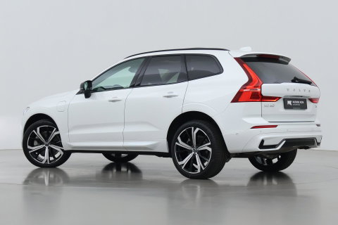 Volvo XC60 T8 Plug-in hybrid Ultra Dark | ACC | Luchtvering | Panoramadak | Massage | Bowers&Wilkins | 360° Camera | Head-Up
