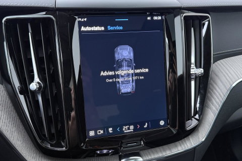 Volvo XC60 T8 Plug-in hybrid Ultra Dark | ACC | Luchtvering | Panoramadak | Massage | Bowers&Wilkins | 360° Camera | Head-Up
