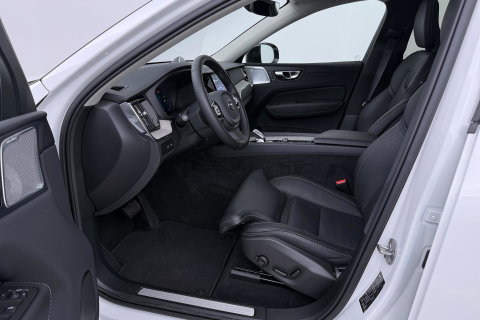 Volvo XC60 T8 Plug-in hybrid Ultra Dark | ACC | Luchtvering | Panoramadak | Massage | Bowers&Wilkins | 360° Camera | Head-Up