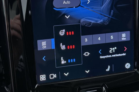 Volvo XC60 T8 Plug-in hybrid Ultra Dark | ACC | Luchtvering | Panoramadak | Massage | Bowers&Wilkins | 360° Camera | Head-Up