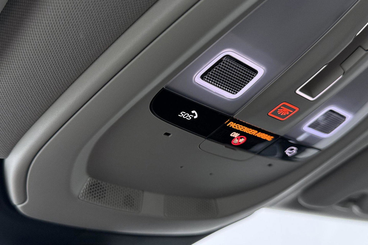 Volvo XC60 T8 Plug-in hybrid Ultra Dark | ACC | Luchtvering | Panoramadak | Massage | Bowers&Wilkins | 360° Camera | Head-Up