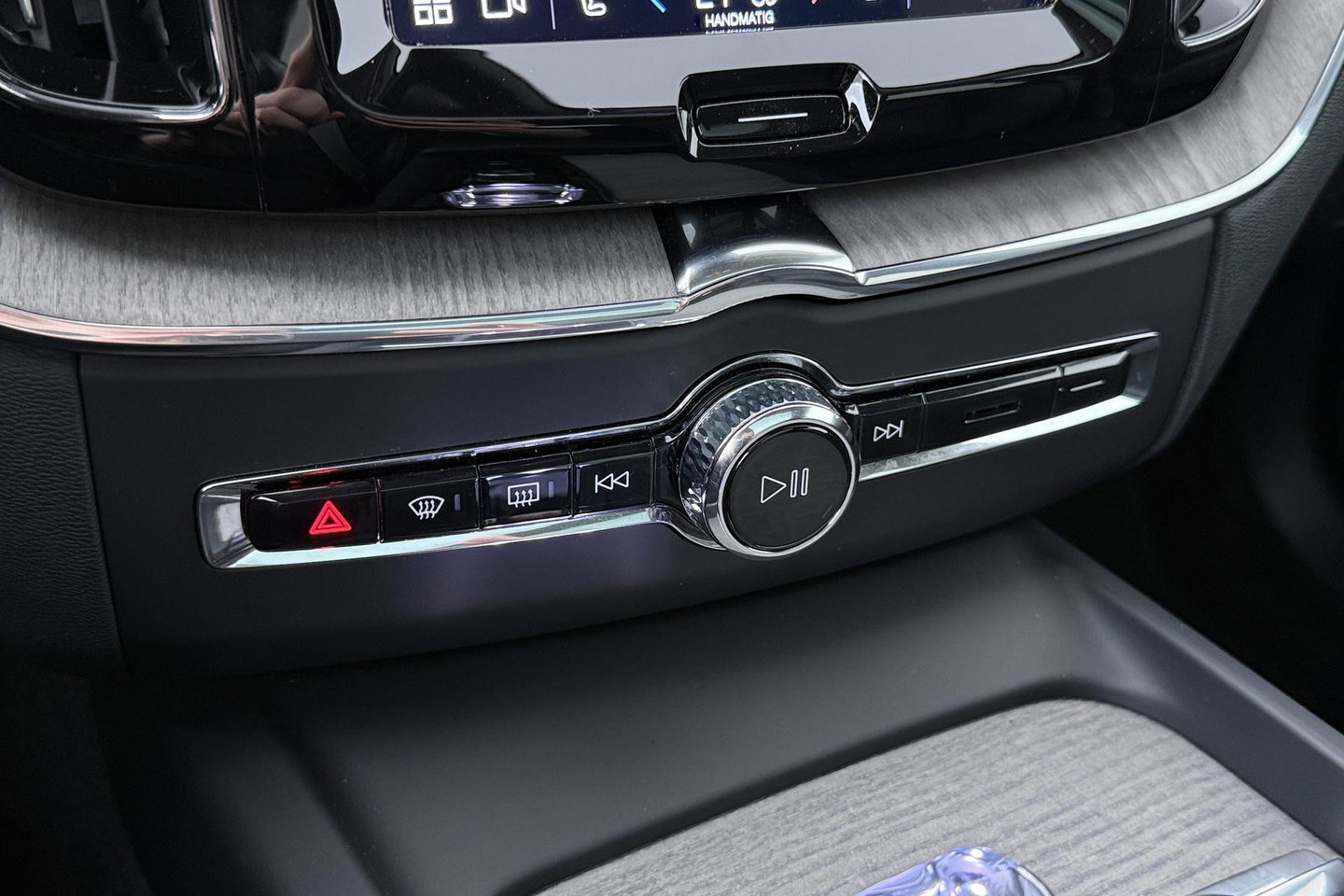 Volvo XC60 T8 Plug-in hybrid Ultra Dark | ACC | Luchtvering | Panoramadak | Massage | Bowers&Wilkins | 360° Camera | Head-Up