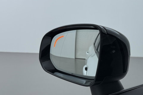 Volvo XC60 T8 Plug-in hybrid Ultra Dark | ACC | Luchtvering | Panoramadak | Massage | Bowers&Wilkins | 360° Camera | Head-Up