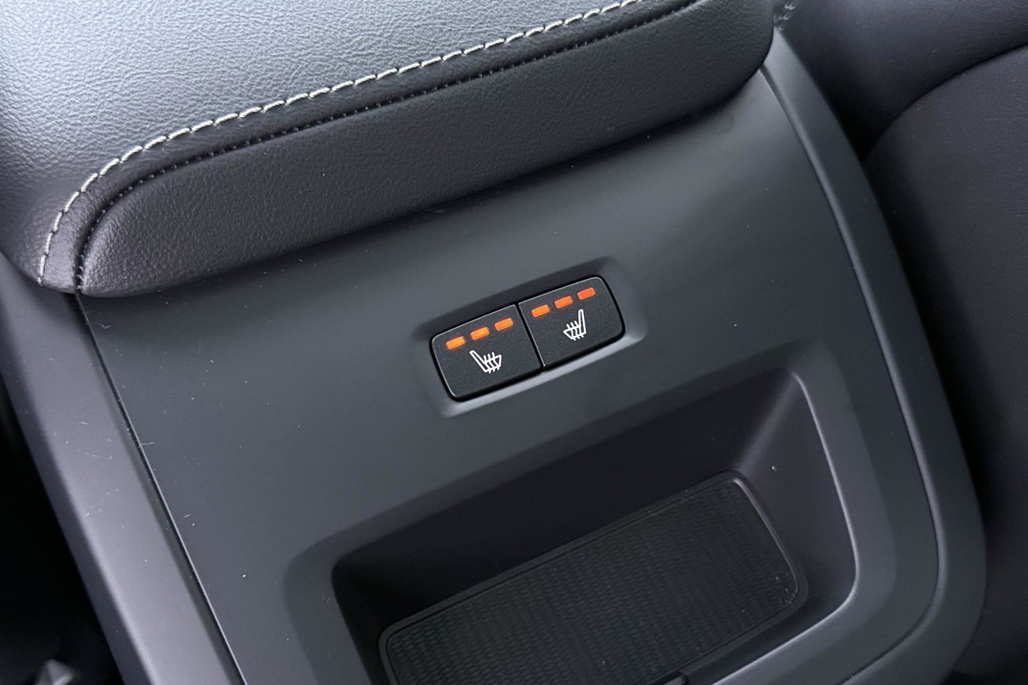 Volvo XC60 T8 Plug-in hybrid Ultra Dark | ACC | Luchtvering | Panoramadak | Massage | Bowers&Wilkins | 360° Camera | Head-Up