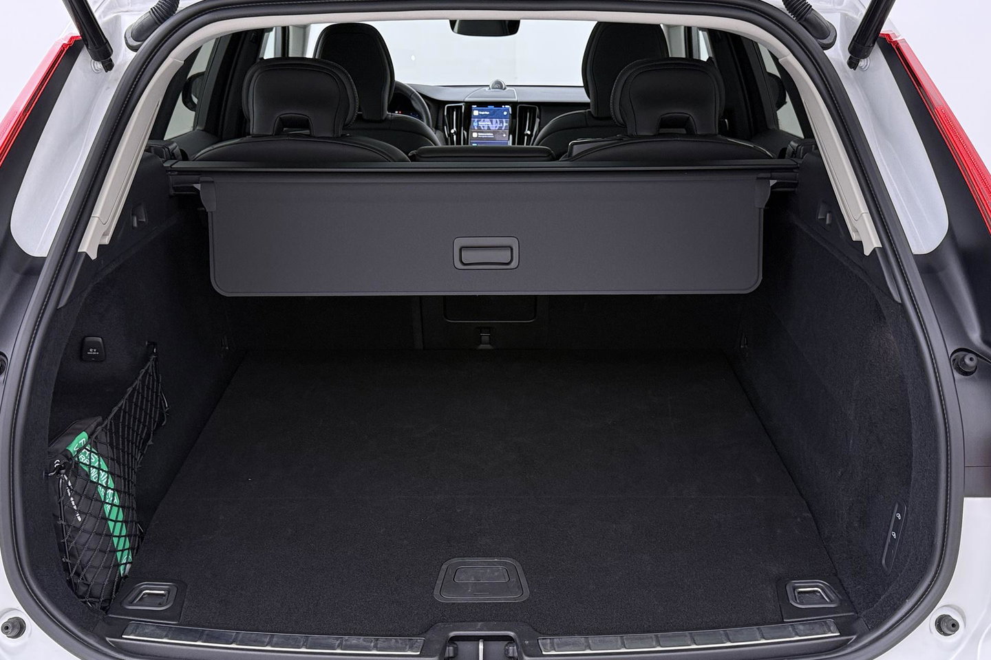 Volvo XC60 T8 Plug-in hybrid Ultra Dark | ACC | Luchtvering | Panoramadak | Massage | Bowers&Wilkins | 360° Camera | Head-Up