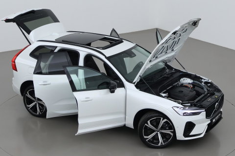 Volvo XC60 T8 Plug-in hybrid Ultra Dark | ACC | Luchtvering | Panoramadak | Massage | Bowers&Wilkins | 360° Camera | Head-Up