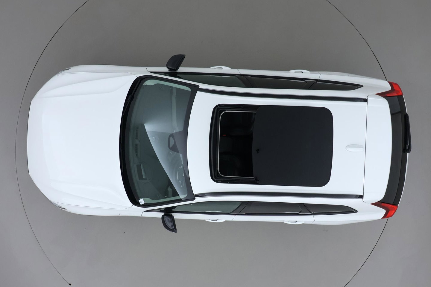 Volvo XC60 T8 Plug-in hybrid Ultra Dark | ACC | Luchtvering | Panoramadak | Massage | Bowers&Wilkins | 360° Camera | Head-Up