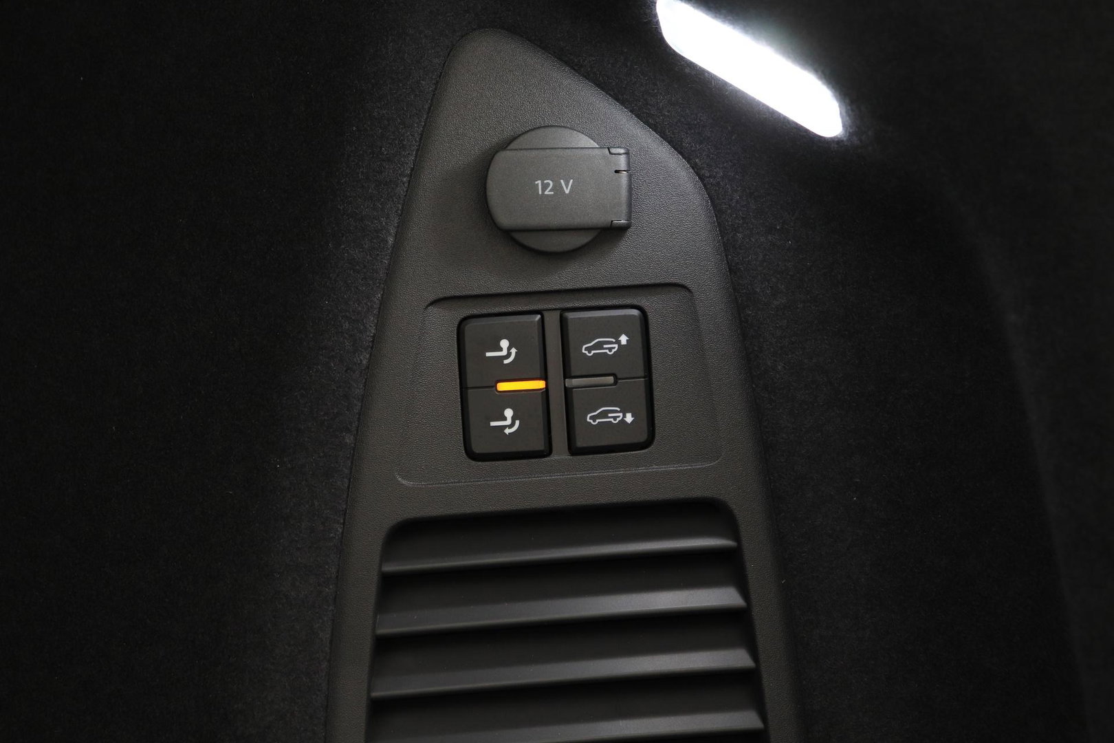 Volkswagen Touareg 3.0 TSi eHybrid 4MOTION R | FINAL EDITION | Luchtvering | Trekhaak | Panoramadak | Dynaudio | 360° Camera