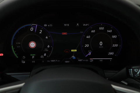 Volkswagen Touareg 3.0 TSi eHybrid 4MOTION R | FINAL EDITION | Luchtvering | Trekhaak | Panoramadak | Dynaudio | 360° Camera