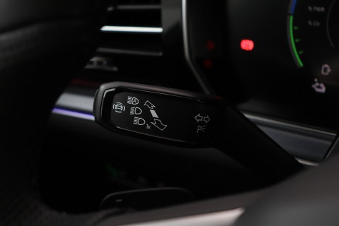 Volkswagen Touareg 3.0 TSi eHybrid 4MOTION R | FINAL EDITION | Luchtvering | Trekhaak | Panoramadak | Dynaudio | 360° Camera