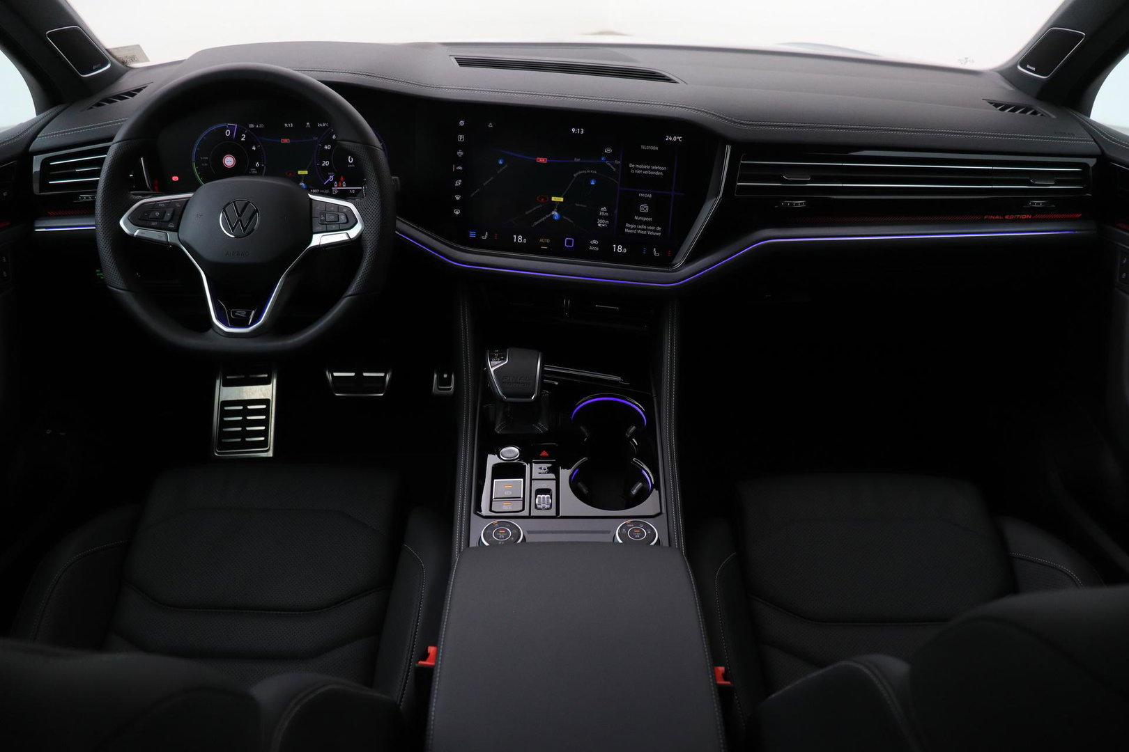 Volkswagen Touareg 3.0 TSi eHybrid 4MOTION R | FINAL EDITION | Luchtvering | Trekhaak | Panoramadak | Dynaudio | 360° Camera