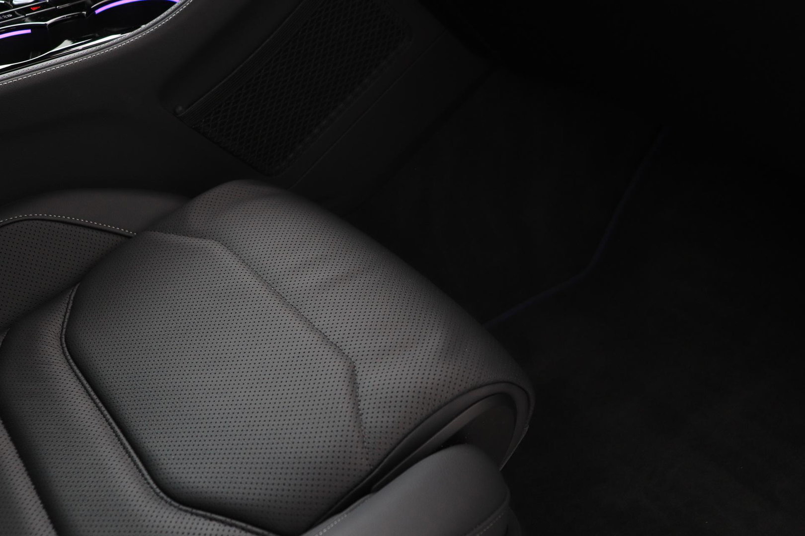 Volkswagen Touareg 3.0 TSi eHybrid 4MOTION R | FINAL EDITION | Luchtvering | Trekhaak | Panoramadak | Dynaudio | 360° Camera