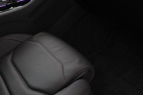 Volkswagen Touareg 3.0 TSi eHybrid 4MOTION R | FINAL EDITION | Luchtvering | Trekhaak | Panoramadak | Dynaudio | 360° Camera