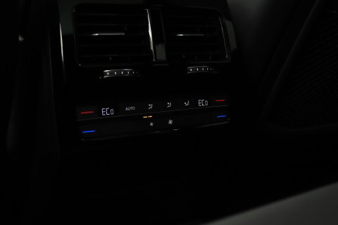 Volkswagen Touareg 3.0 TSi eHybrid 4MOTION R | FINAL EDITION | Luchtvering | Trekhaak | Panoramadak | Dynaudio | 360° Camera