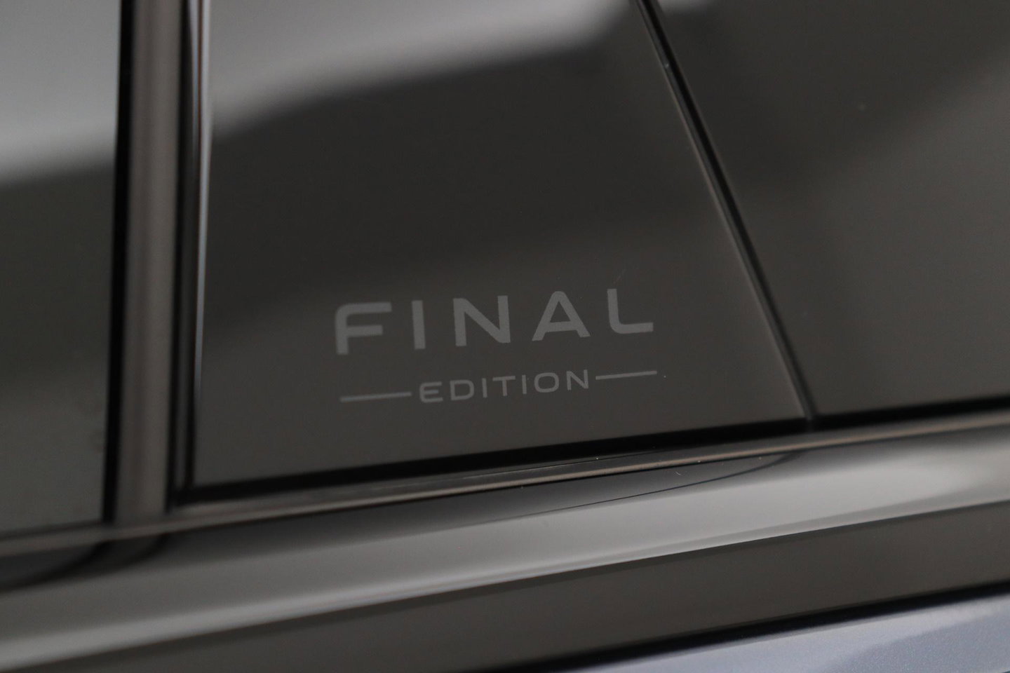 Volkswagen Touareg 3.0 TSi eHybrid 4MOTION R | FINAL EDITION | Luchtvering | Trekhaak | Panoramadak | Dynaudio | 360° Camera