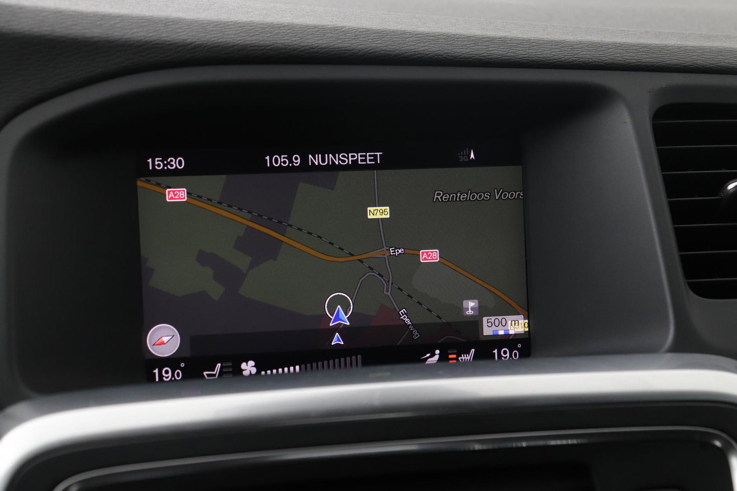 Volvo V60 T3 R-Design | Trekhaak | Adaptieve Xenon | Standkachel | Automaat | Navigatie | 18 Inch