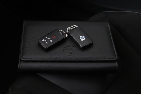 Volvo V60 T3 R-Design | Trekhaak | Adaptieve Xenon | Standkachel | Automaat | Navigatie | 18 Inch