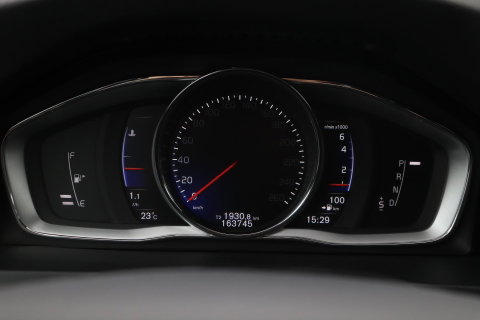 Volvo V60 T3 R-Design | Trekhaak | Adaptieve Xenon | Standkachel | Automaat | Navigatie | 18 Inch