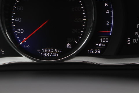 Volvo V60 T3 R-Design | Trekhaak | Adaptieve Xenon | Standkachel | Automaat | Navigatie | 18 Inch