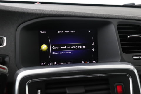 Volvo V60 T3 R-Design | Trekhaak | Adaptieve Xenon | Standkachel | Automaat | Navigatie | 18 Inch